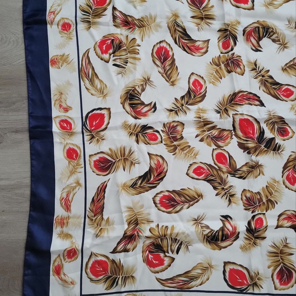 Vintage Plume Scarf 🪶